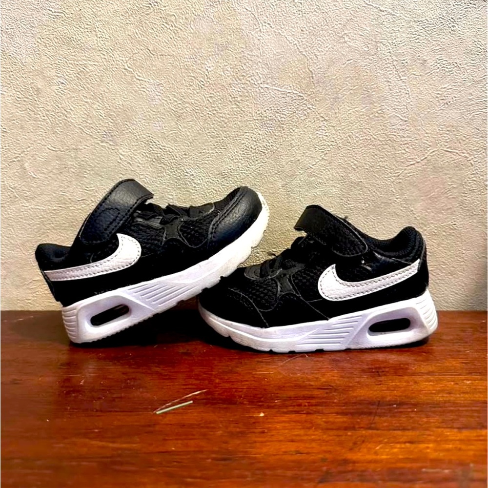 Toddler Nike Sneakers - 6C